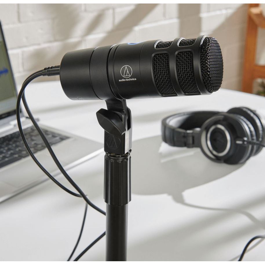 Audio Technica AT2040 HyperCardioid Dynamic Podcast Microphone