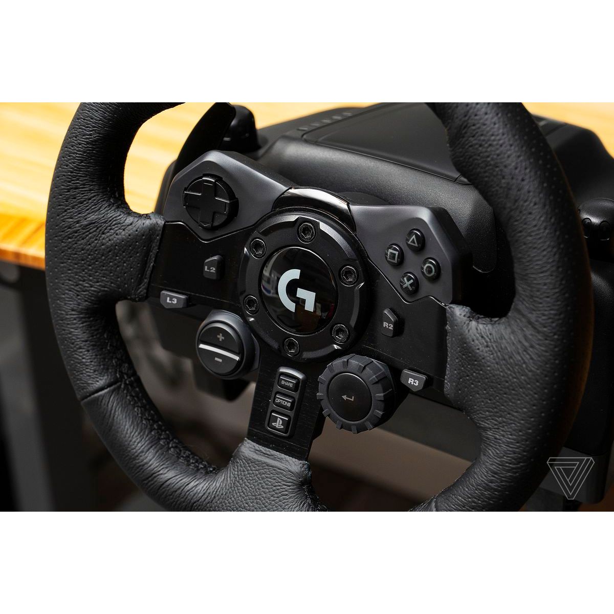 Logitech G923 PC/PS TRUEFORCE Racing Wheel & Pedals