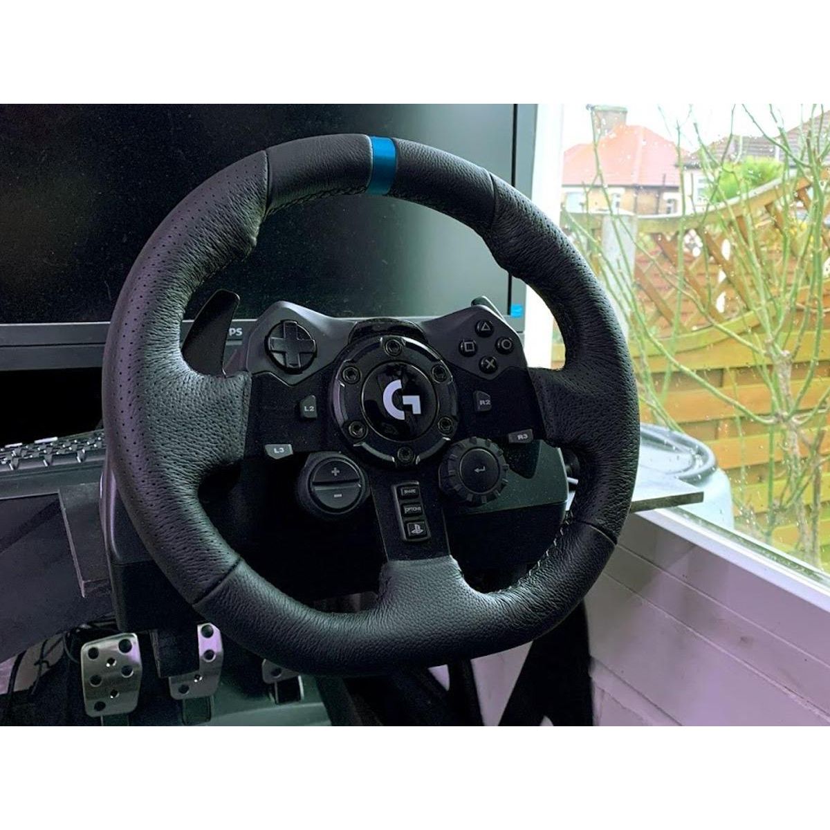 Logitech G923 PC PS Xbox TRUEFORCE Racing Wheel & Pedals